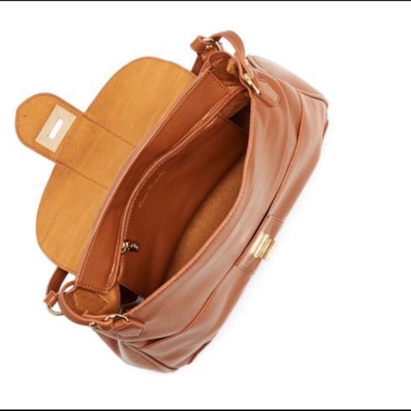 🔥🆕 Tan Classic Shoulder Bag - Picture 3 of 3